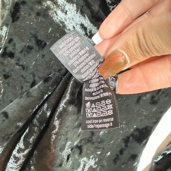 Victoria's Secret Velvet Bodysuit Size XS/S Dark Green Open Back V Neck Pull On - Picture 7 of 9